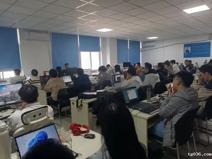 行业平均薪资出炉，IT行业又双叒叕排第一，看必威西汉姆联如何助你拿高薪！