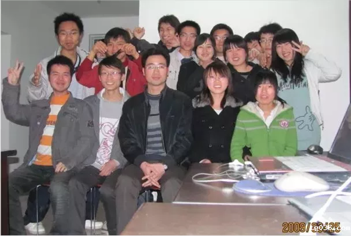 行业平均薪资出炉，IT行业又双叒叕排第一，看必威西汉姆联如何助你拿高薪！